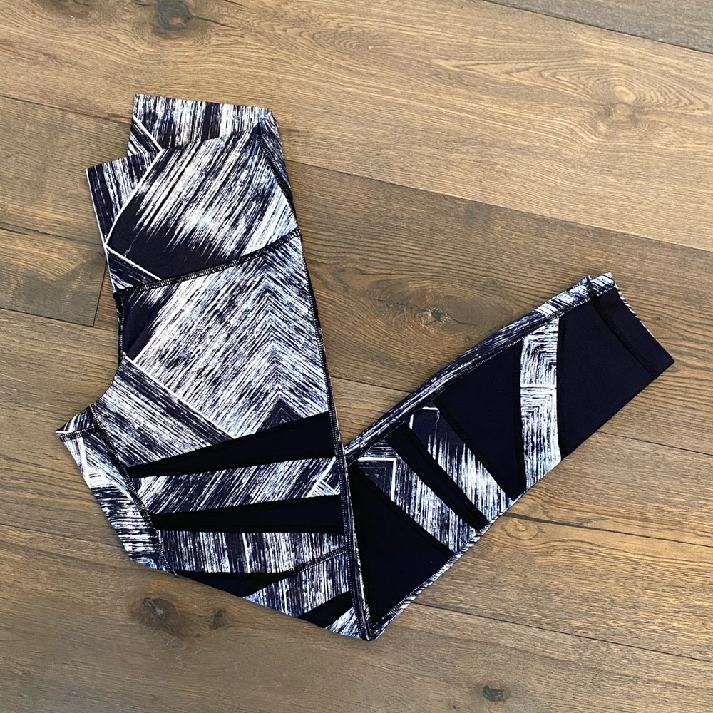 Heat Wave White Black / Black Lululemon High Times Pant Sz 6